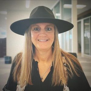 Meet your Posher, Michele